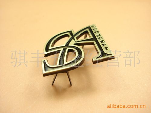 匠心铸就时尚 探索箱包金属商标的工艺之美与供应之道